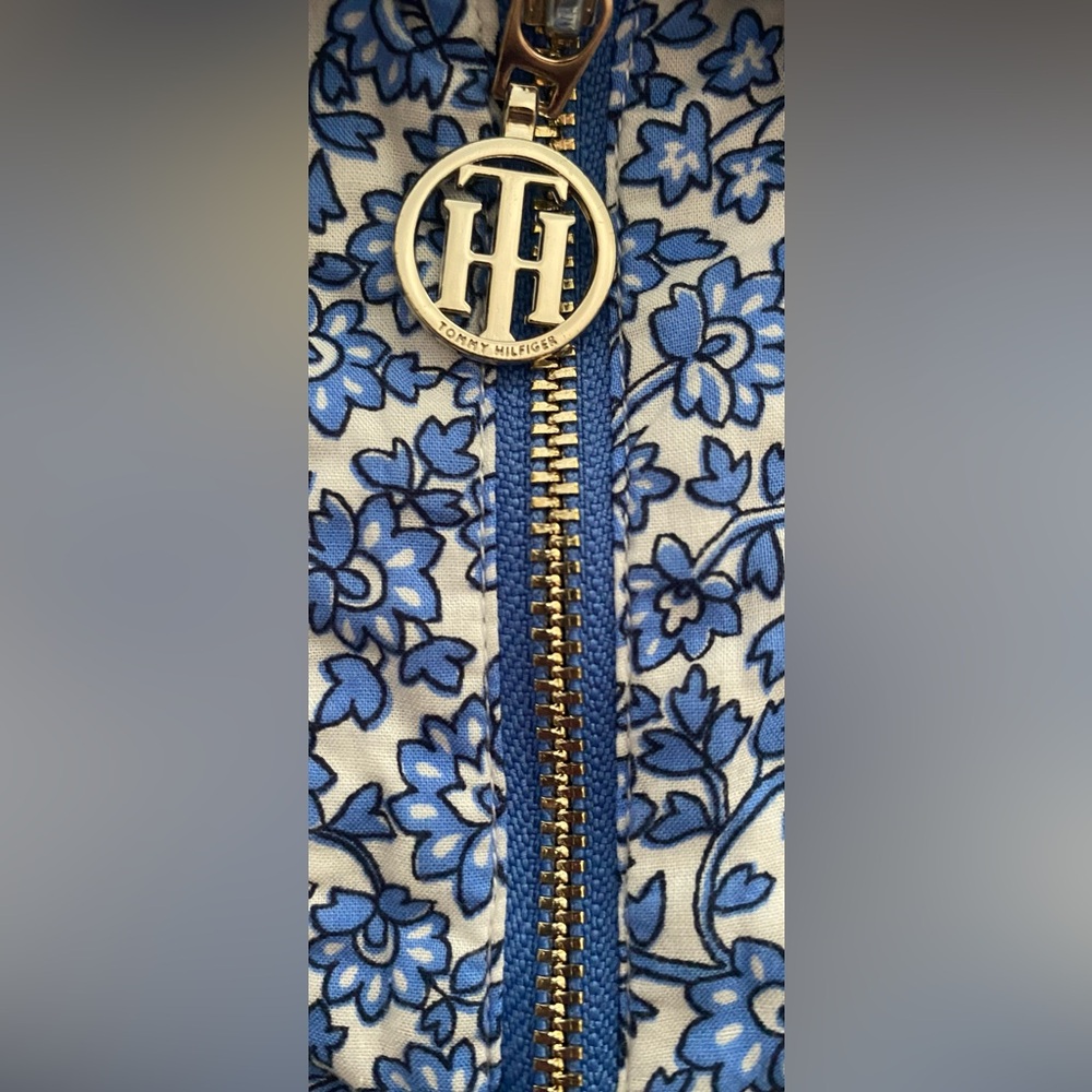Tommy Hilfiger Blue Floral Women's Shirt - Picture 2 of 11
